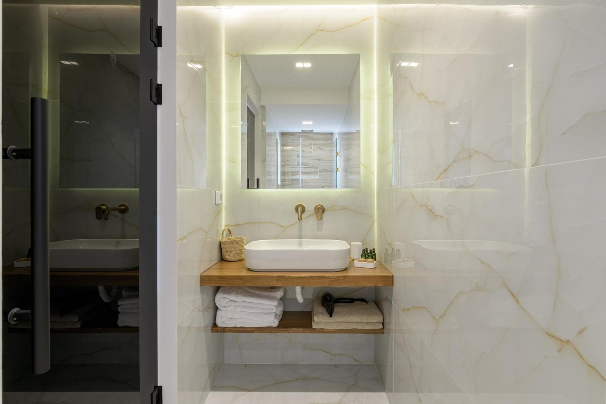 Central Sunny Loft With Plunge Pool Athena Bagian luar foto