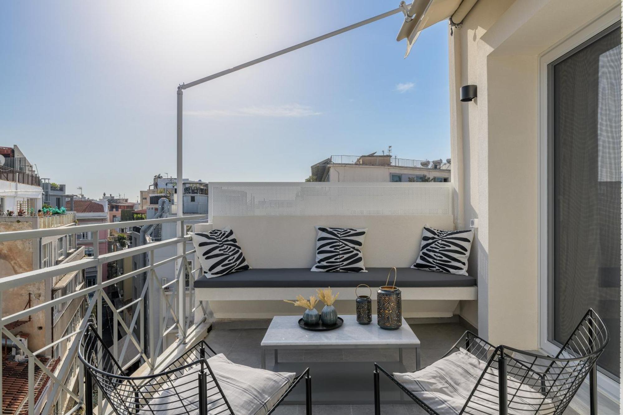 Central Sunny Loft With Plunge Pool Athena Bagian luar foto