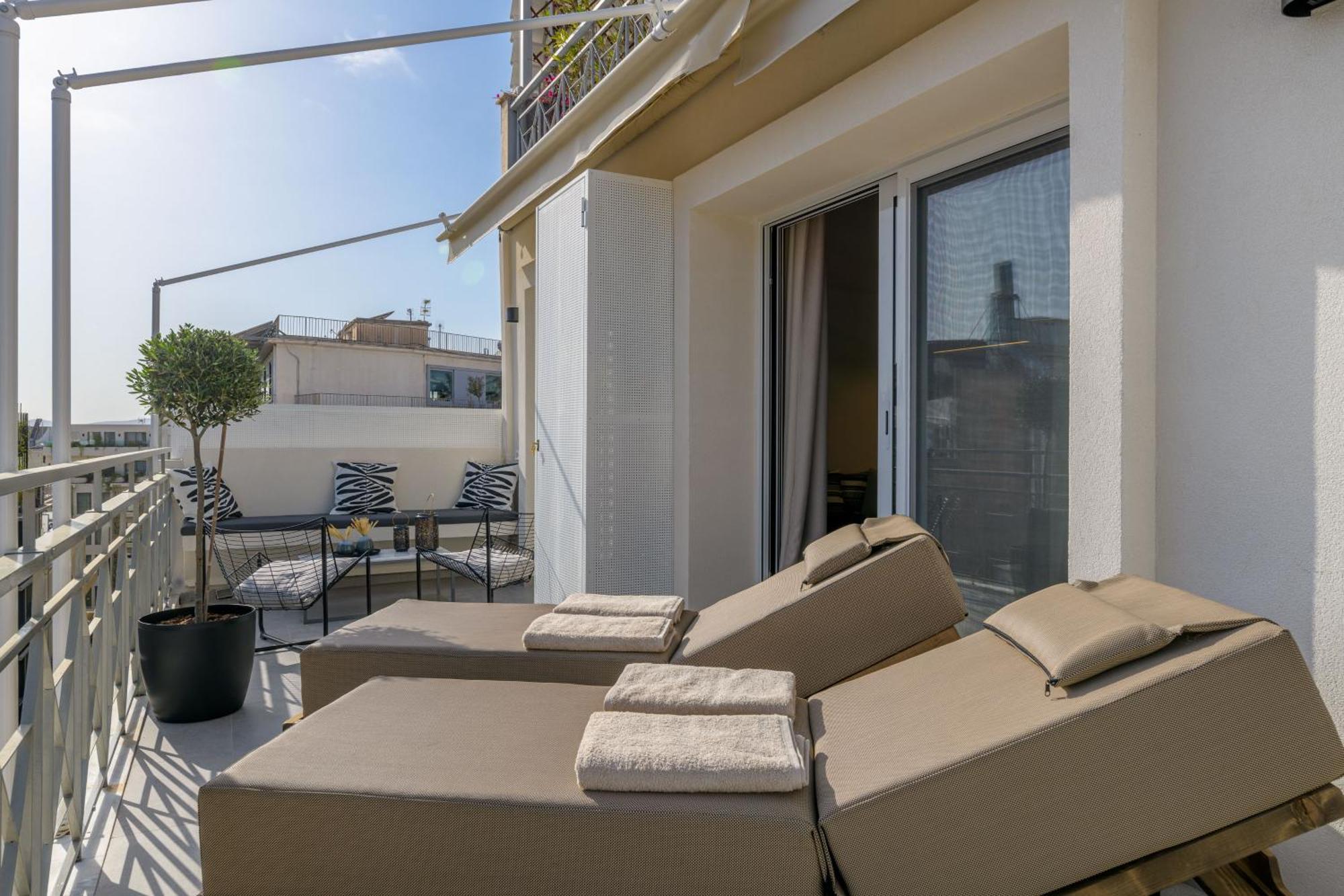 Central Sunny Loft With Plunge Pool Athena Bagian luar foto