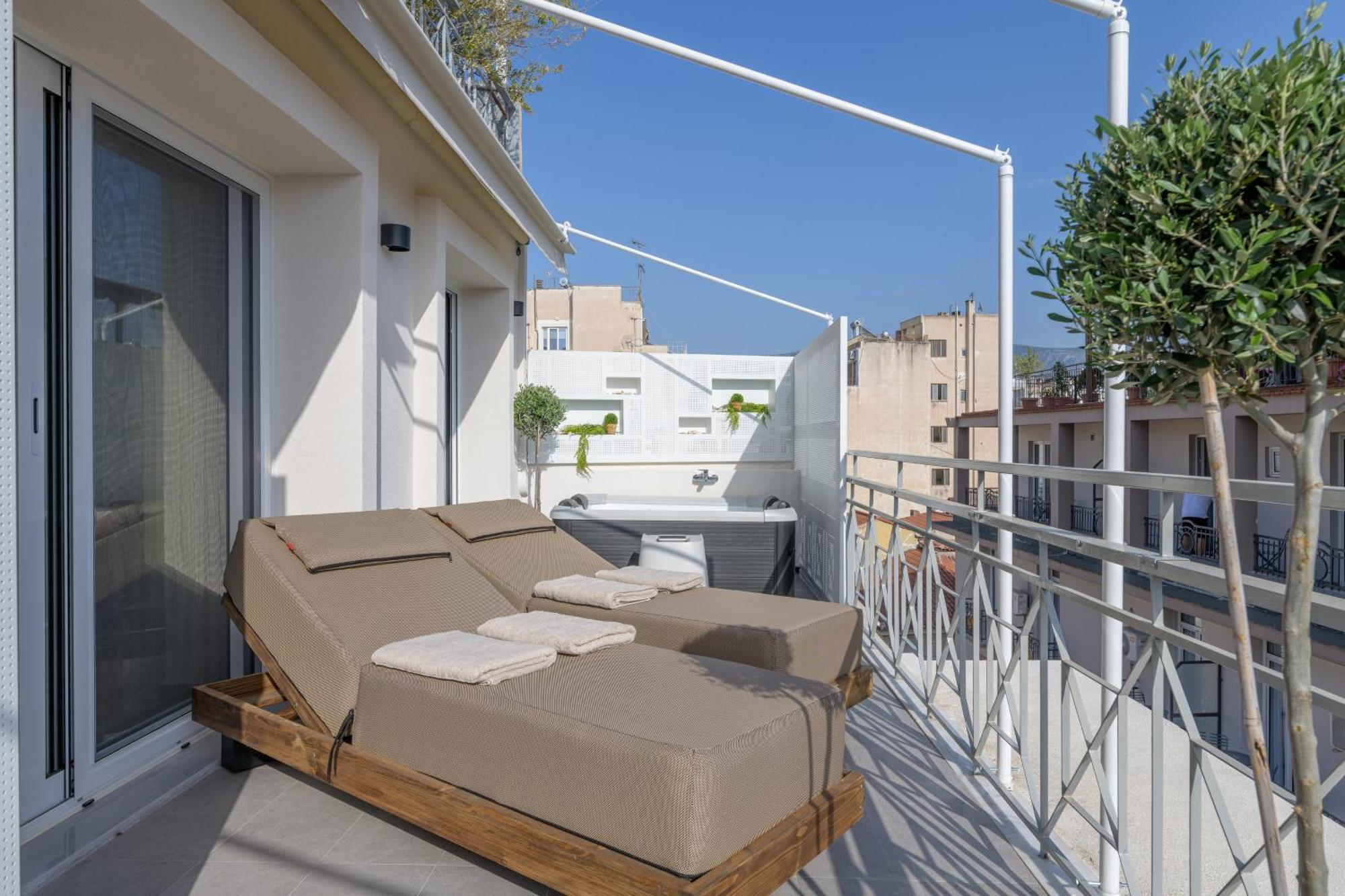 Central Sunny Loft With Plunge Pool Athena Bagian luar foto