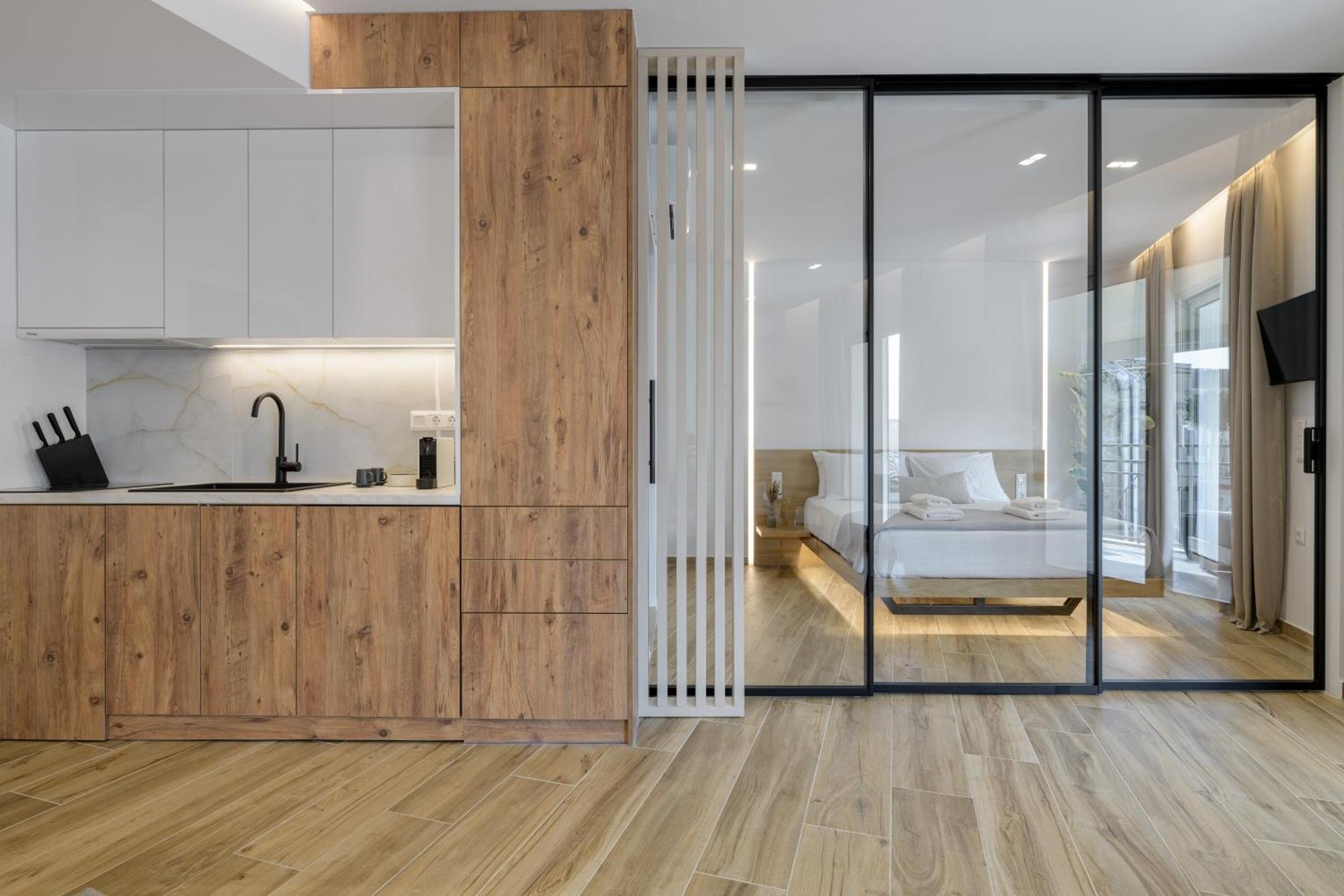 Central Sunny Loft With Plunge Pool Athena Bagian luar foto